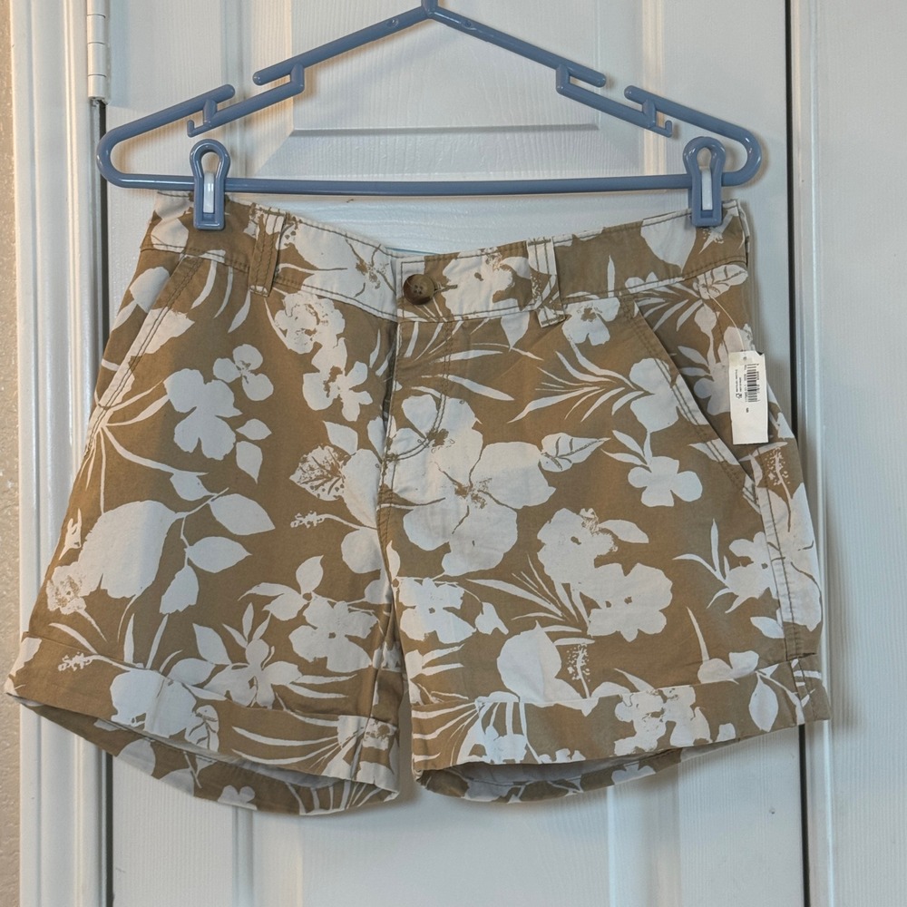 Women's Tan with Cream Flowers Everyday Old Navy Shorts Size 6 - New with Tags